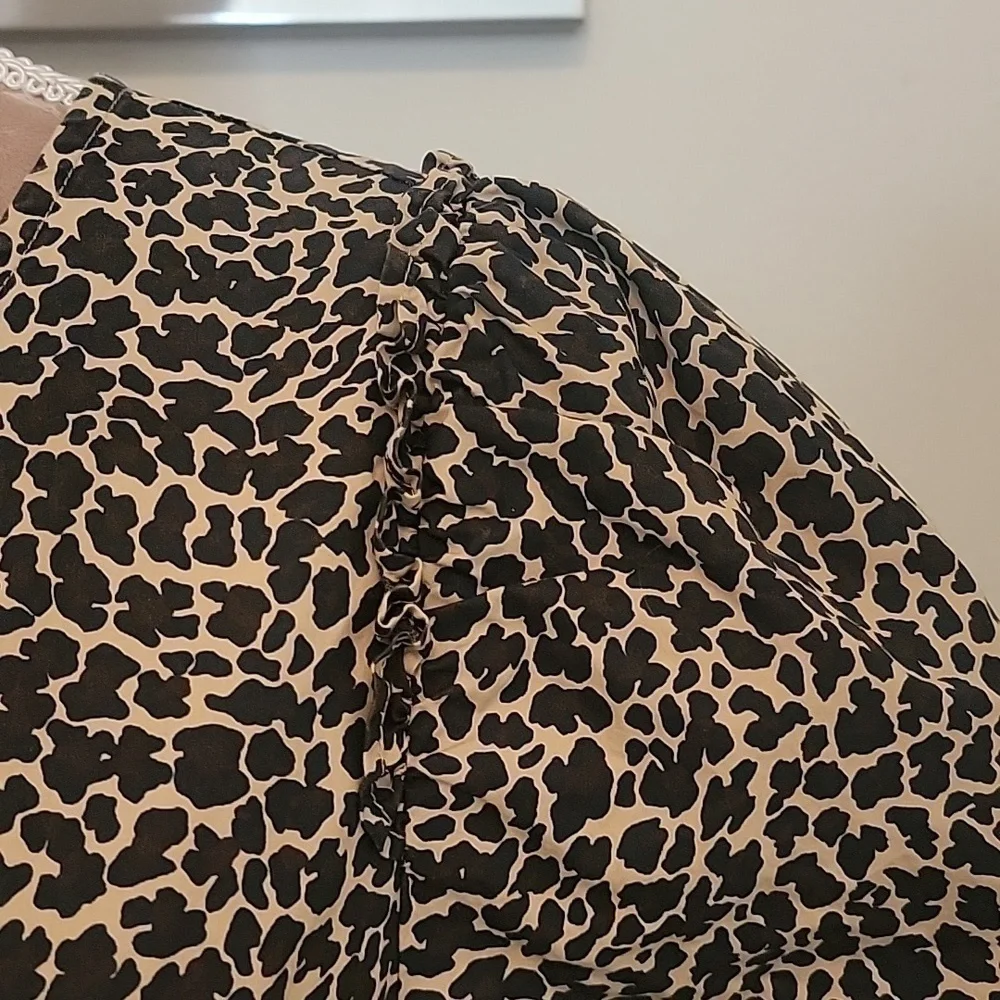 J Crew, Size S, Animal Print Puff Sleeve Poplin Top.  Black and Tan. New Cond.
